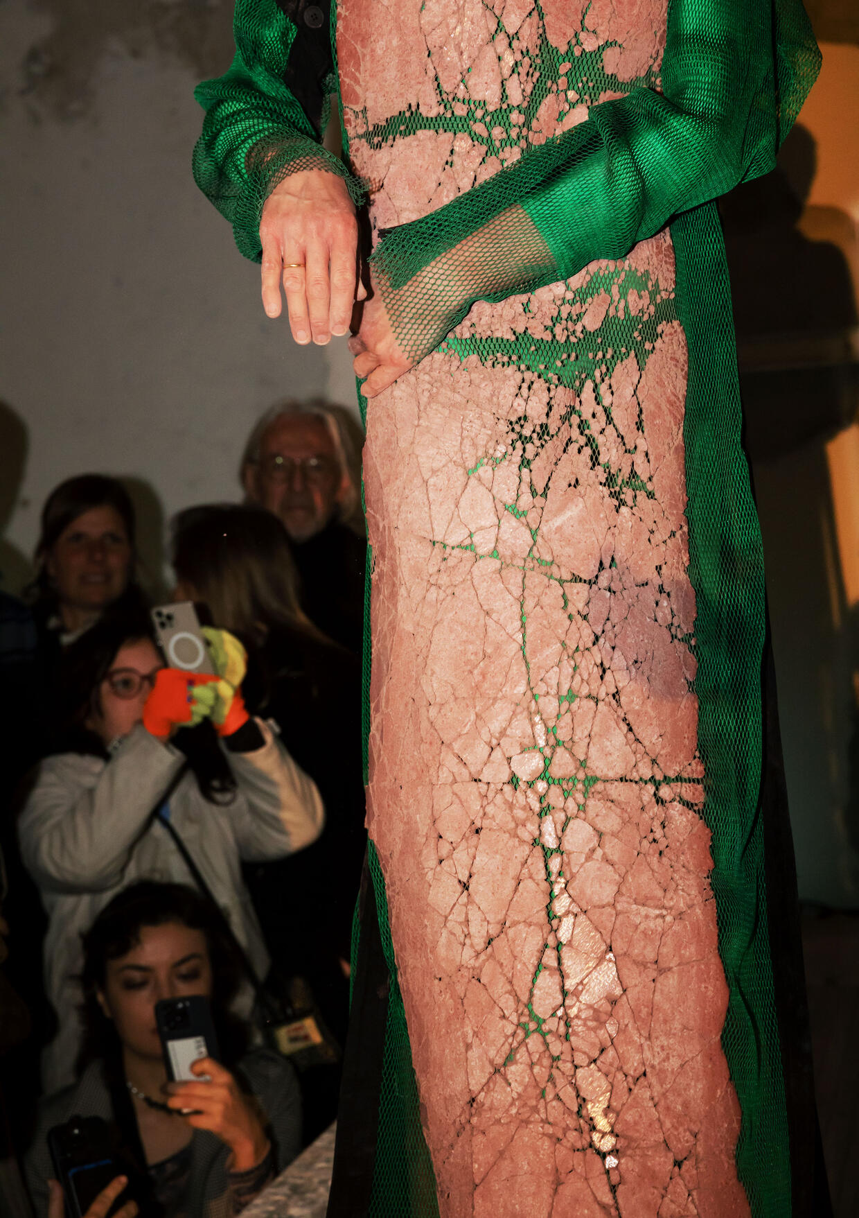 <i>dress (performance),</i> Rock Paper Scissorli the Show, Zurich, 15. 4. 2023. Foto: Anne Morgenstern <br>